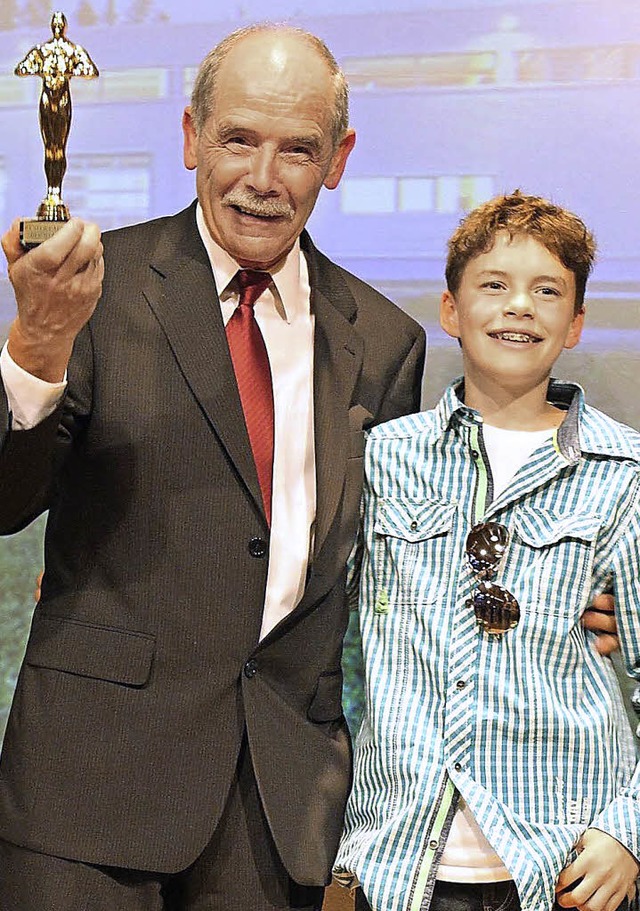 Einen Oscar fr sein Lebenswerk erhiel...schler Feinmechanik, von seinem Enkel.  | Foto: Gert Brichta