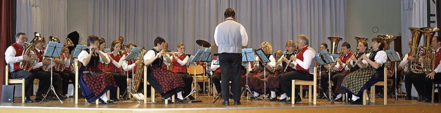 Trachtenkapelle Hinterzarten unter der... Hummel berzeugte mit ihrem Konzert.   | Foto: Marion Pfordt