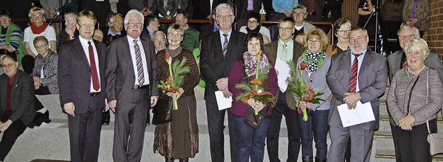 Andreas Wiener mit den geehrten Gemei...ath und Monika Schneider (von links).   | Foto: Ulrike Jger