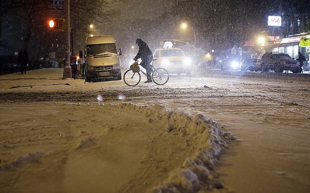 New York liegt unter einer dicken Schneedecke   | Foto: DPA
