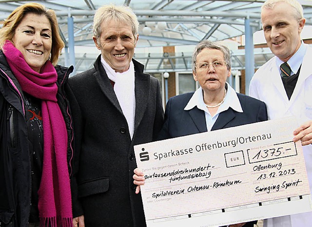 Spendenbergabe (v. l.): Doris Klingen...t Ingrid Fuchs und  Jrg Laubenberger.  | Foto: privat