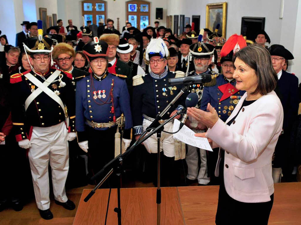 Neujahrsbesuch von Trachtenabordnungen der Region bei Regierungsprsidentin Brbel Schfer.