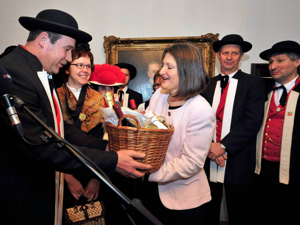 Neujahrsbesuch von Trachtenabordnungen der Region bei Regierungsprsidentin Brbel Schfer.