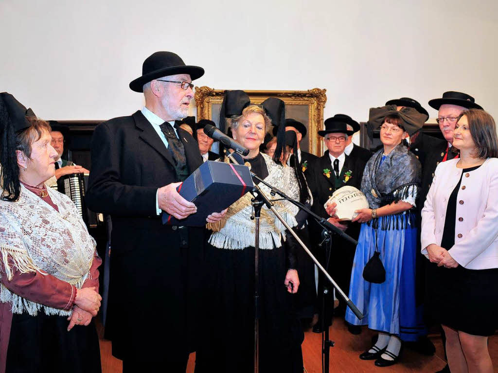 Neujahrsbesuch von Trachtenabordnungen der Region bei Regierungsprsidentin Brbel Schfer.