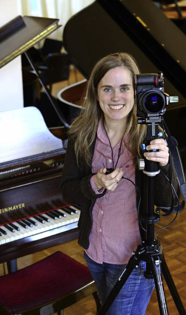 Friederike Trndle macht Google-Busine... Flgelsaal des Pianohauses Lepthien.   | Foto: Fotos: Ingo Schneider