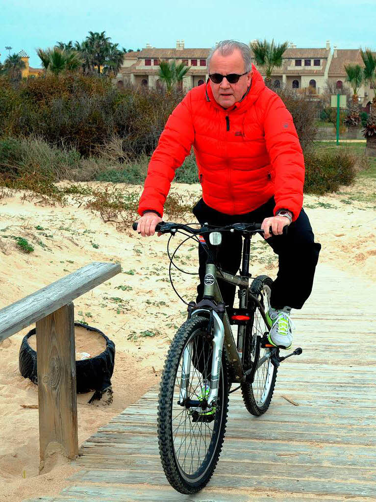 Die Profis des SC Freiburg ben am Freitagmorgen im Trainingslager in Rota, Spanien. Zum Auflockern gibt es einen Strandlauf.