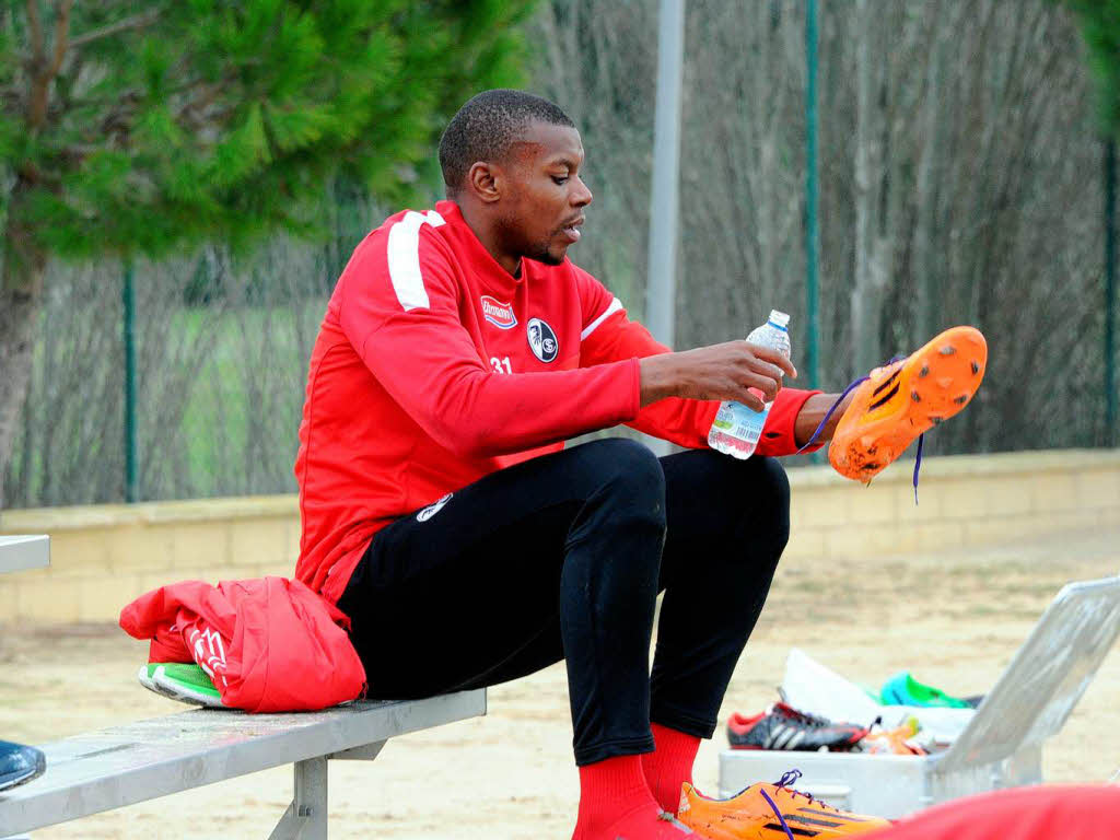 Die Profis des SC Freiburg ben am Freitagmorgen im Trainingslager in Rota, Spanien. Zum Auflockern gibt es einen Strandlauf.