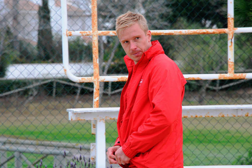 Die Profis des SC Freiburg ben am Freitagmorgen im Trainingslager in Rota, Spanien. Zum Auflockern gibt es einen Strandlauf.