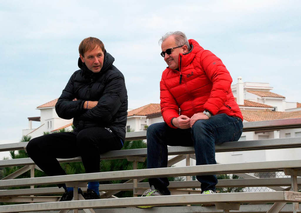 Die Profis des SC Freiburg ben am Freitagmorgen im Trainingslager in Rota, Spanien. Zum Auflockern gibt es einen Strandlauf.