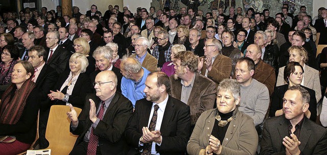 Volle Aula beim Neujahrsempfang der Gemeinde in der Taubergieenschule.   | Foto: Sandra DEcoux-Kone