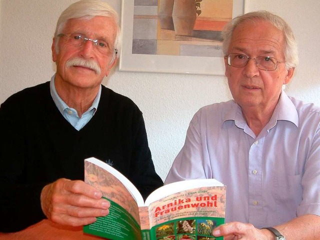 Frank Hiepe (links) aus Zell und Heinz...und Frauenwohl&#8220; herausgebracht.   | Foto: Roswitha Frey