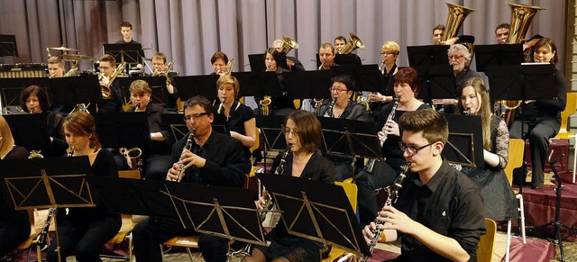 Das Orchester des Musikvereins Friesen...te beim Neujahrskonzert Filmmelodien.   | Foto: Wolfgang Knstle