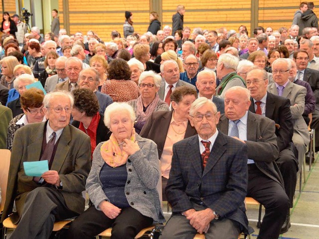 Mehr als 600 Brger kamen zum Empfang in die Kirchberghalle  | Foto: Andrea Gallien