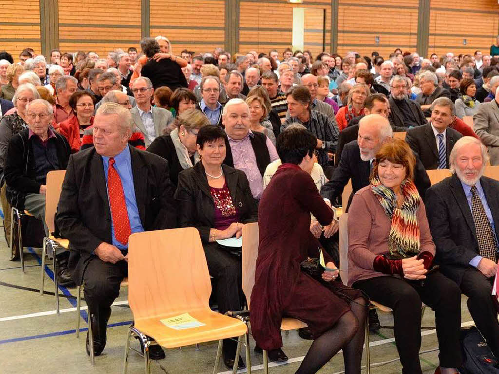 Mit ber 600 Brgern war die Halle voll besetzt.