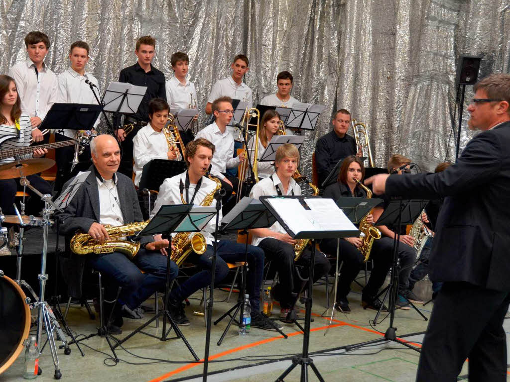 Die Bigband der Jugendmusikschule spielte fr die Gste.