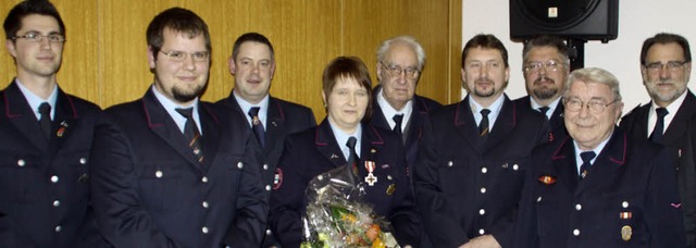 Geehrt fr ihre Treue wurden durch  Th... Amthor und Rudolf Maier (von links).   | Foto: Jrn Kerckhoff