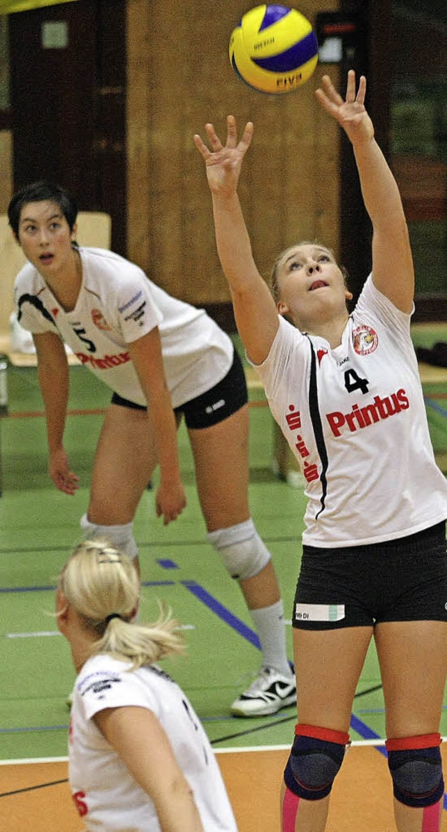 Zuspielerin Katrin Hahn hat das Spiel beim VC Offenburg  immer besser im Griff.   | Foto: Archiv: Alexandra Buss