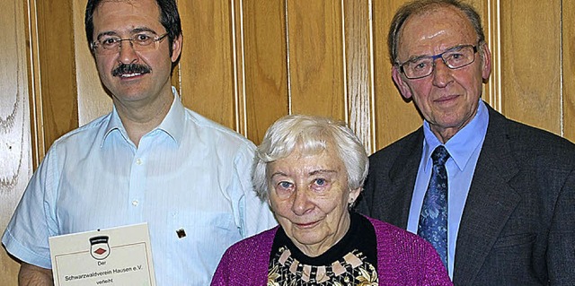 Martin Bhler (li.) wurde fr 40 Jahre...chaft von Benno Gessner ausgezeichnet.  | Foto: Edgar Steinfelder