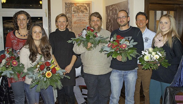 Astrid und Ralf Sauter (hinten halb re...gjhrige Mitarbeiter ehren zu knnen.   | Foto: ZVG