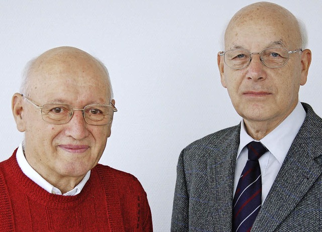 Sprecher Hermann Flensberg (rechts) un...posten, die den Offenen Kreis tragen.   | Foto: Archivbild: Pfefferle