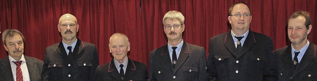 Mehrere langjhrige und besonders verd...Freiwilligen Wehr der Berggemeinde an.  | Foto: Rolf-Dieter Kanmacher