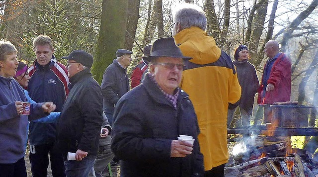 Die Jedermann-Abteilung des TuS Maulbu...ichen Grillfest und dem Silvesterlauf.  | Foto: Privat