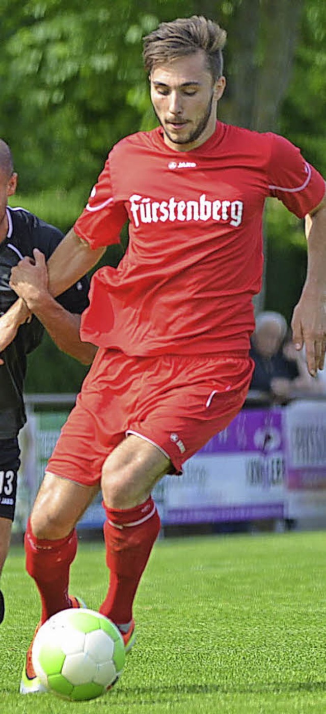 Nach einem  halben Jahr bei   Waldhof ...Bahlingen am Ball: Fabian Schleusener   | Foto: mat