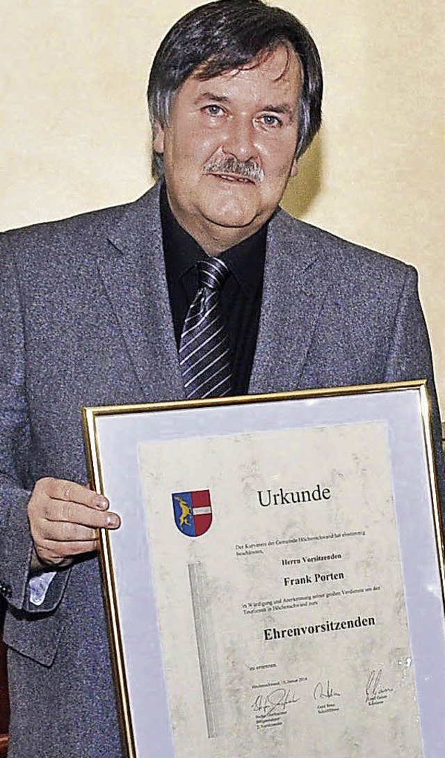 Frank Porten mit der Ehrenurkunde   | Foto: Stefan Pichler