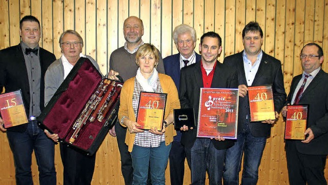 Die Endinger Stadtmusik ehrte   langj...Mitglieder und dankte fr eine Spende.  | Foto: helmut Hassler