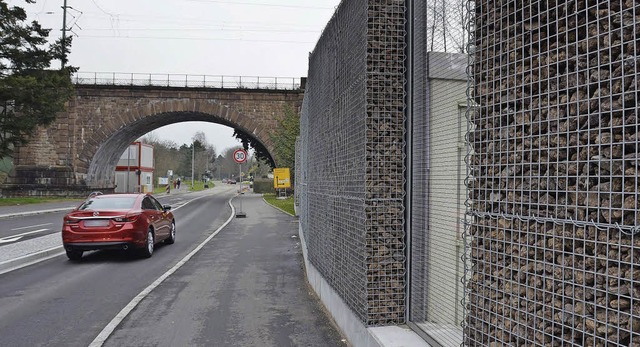 Die Fortsetzung der Lrmschutzwand und...gstellung wird jedoch erst 2015 sein.   | Foto: Nikolaus Trenz