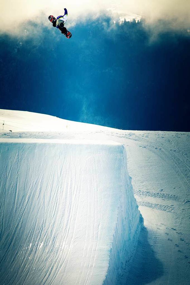 Kunstflieger: Snowboarder Luis Eckert (oben links)  | Foto: jger
