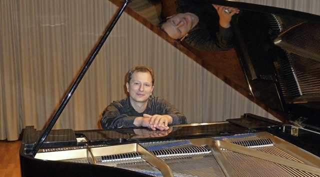 Yury Martynov in einer Pause bei seinem Auftritt in Kenzingen.  | Foto: Franz