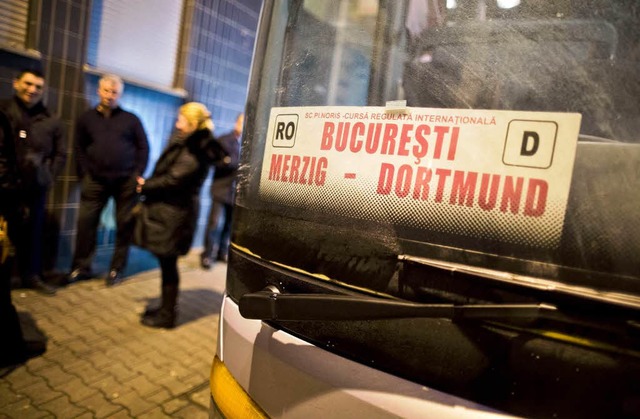 Reisebusse aus Bukarest fahren mehrmals die Woche Dortmund an.  | Foto: DPA Avis