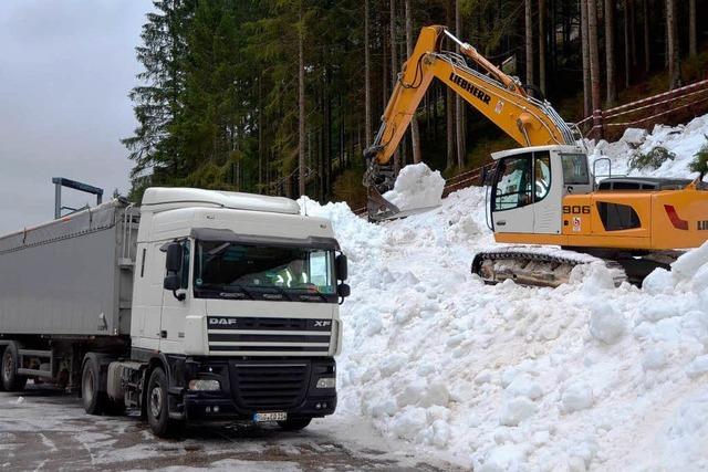 Schnee aus Neustadt ermglicht Weltcupspringen in Hessen