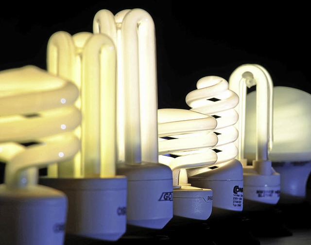 Energiesparlampen sind effizient, LEDs sind effizienter.   | Foto: Tim Brakemeier/dpa