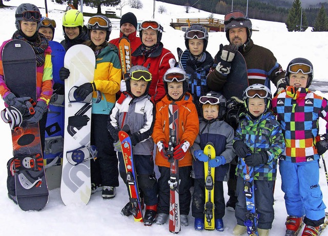 Die Teilnehmer des Ski- u. Snowboardku... auch am Hang in Bernau viel gelernt.   | Foto: bz