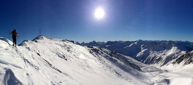 Kurz vor dem  Ziel der Skitour: Die Kreuzspitze liegt auf 2624 Metern Hhe.  | Foto: Hannes Wallner