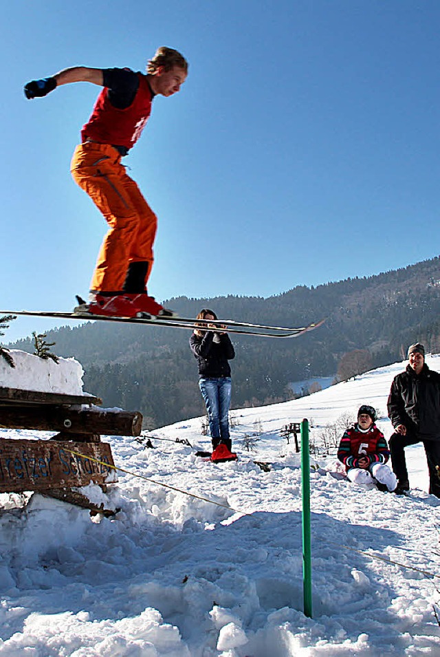 Auch Skispringen wird beim Skitag wieder angeboten.   | Foto: Kanmacher