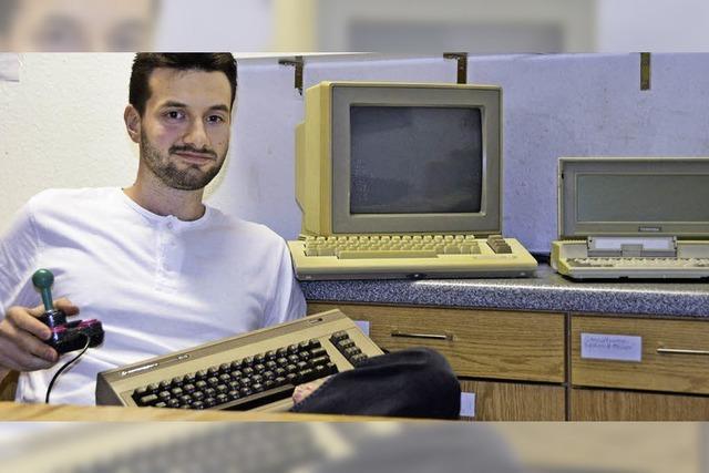 Ein Lagerraum voller alter Computer