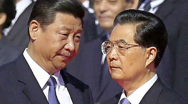Reich: Chinas Prsident Xi Jinping (l.) und Vorgnger Hu Jintao   | Foto: dpa