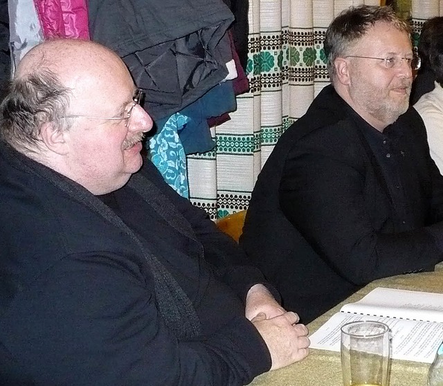 Auch die Pfarrer Eckart Kopp (links) u...ligen Sebastian in Mnchingen zu Gast.  | Foto: Marianne Rittner