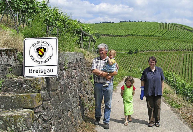 Wandern durch die Reben: Das Angebot entlang der Weinstrae ist vielfltig.   | Foto: Archivfoto: G.Oswald