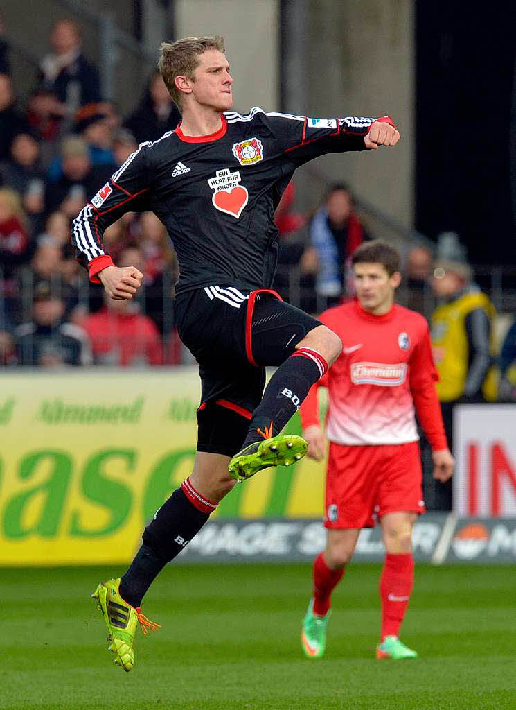 Dabei sah am Anfang alles ganz anders aus. Nach fnf Minuten schon schoss Lars Bender das erste Tor fr Leverkusen.