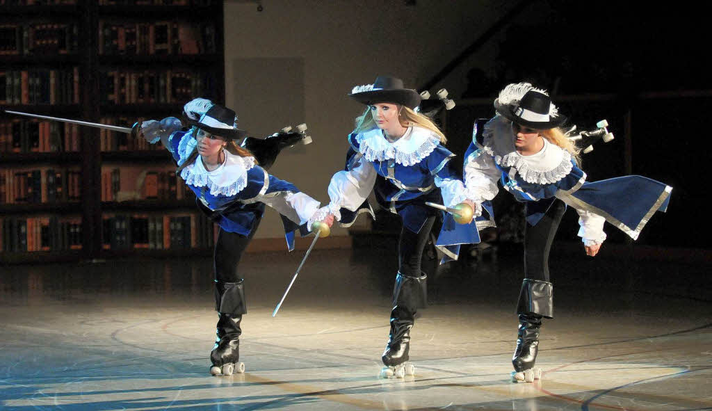 Begeisternde Szenen der Rollschuhluferinnen in der Lahrer Gromarkthalle
