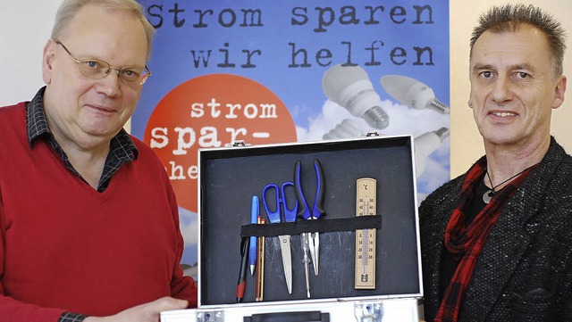 Die Stromsparhelfer Winfried Briefs (links) und Wolfgang Wahl   | Foto: Gertrude Siefke