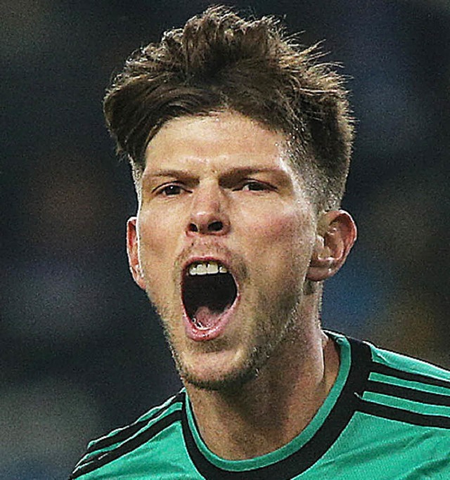 Torschtze zum Schalker 1:0:   Klaas-Jan Huntelaar   | Foto: dpa