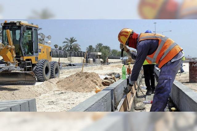 Emprung ber tote Arbeiter auf den WM-Baustellen in Katar