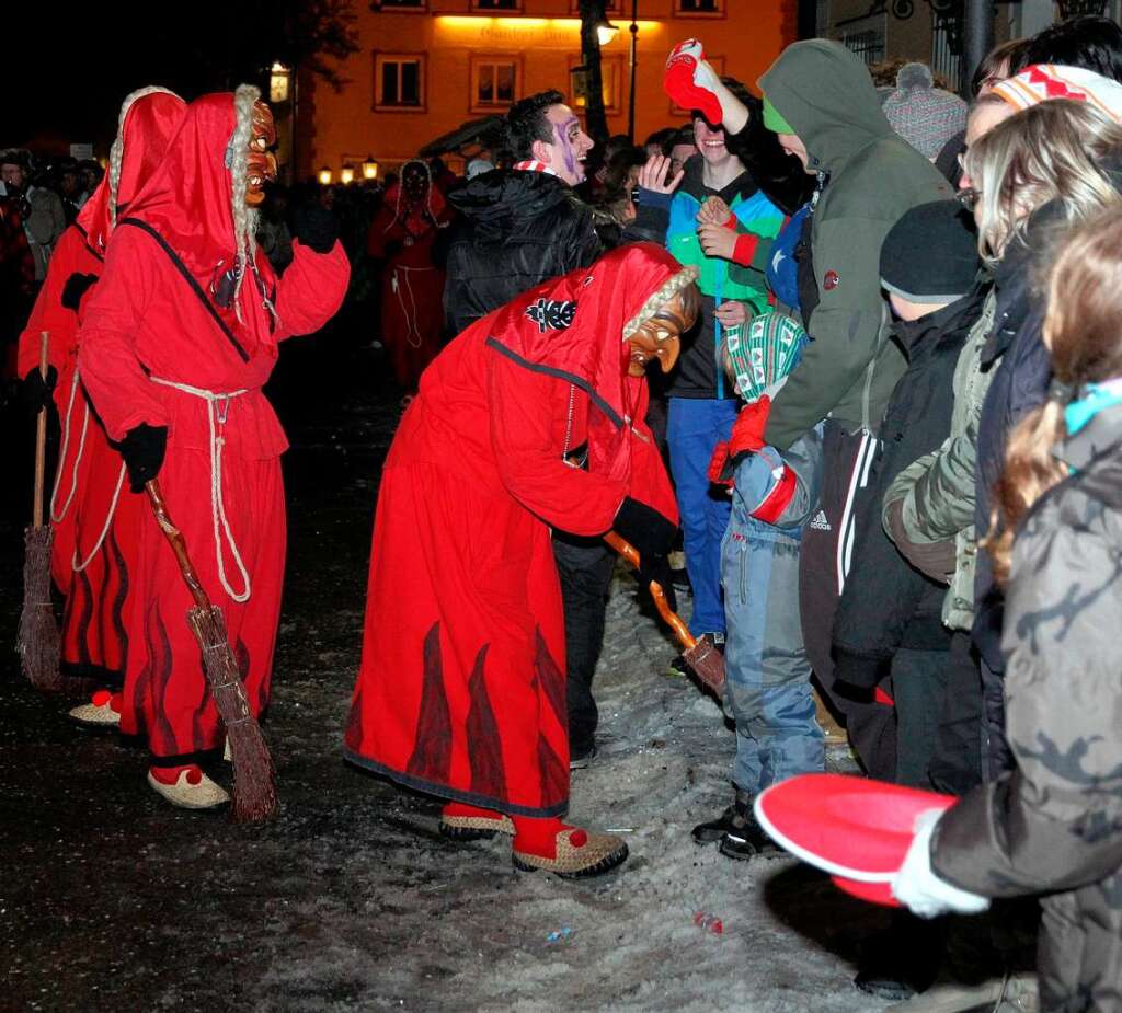 Groes Narrentreffen in Neustadt mit 113 Znften und Gruppen