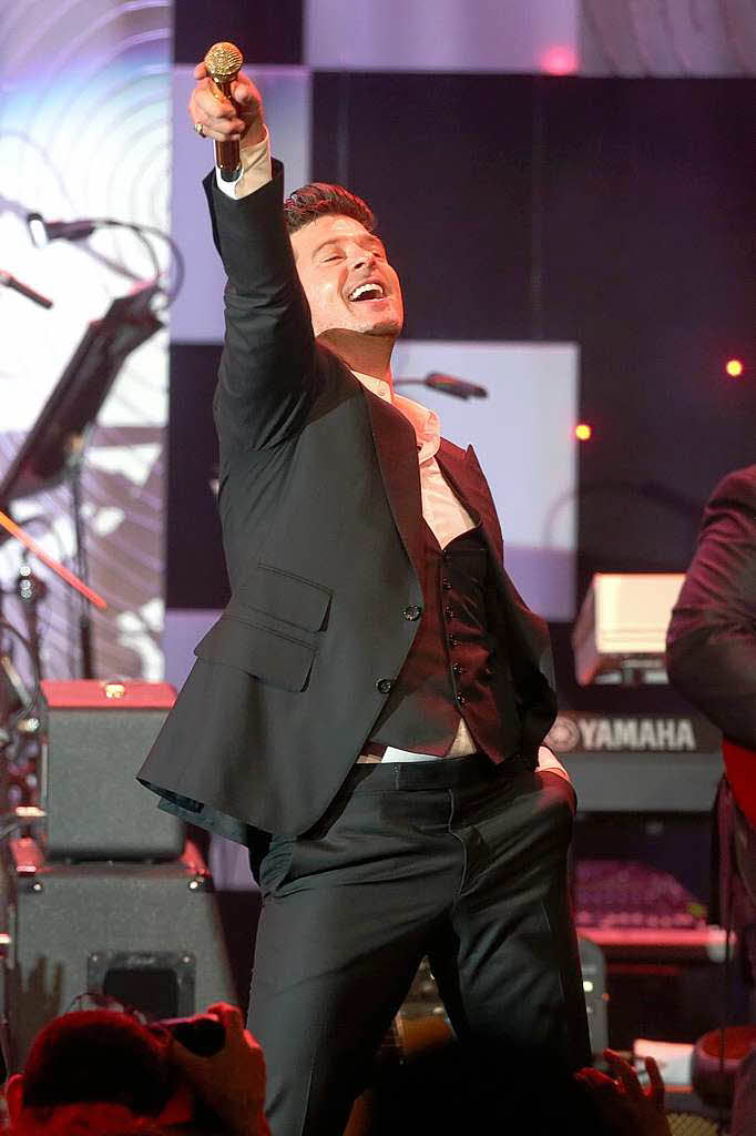 Robin Thicke whrend seiner Grammy-Performance.
