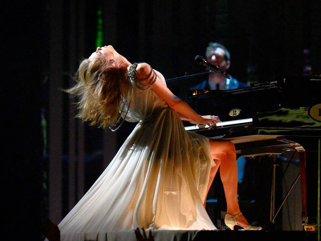 Sngerin Taylor Swift am Piano.